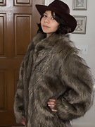 Maria Maldes is sexy with a hat and her fur coat - picture #8