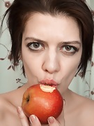 Artemia masturbates after slicing apples  - picture #5