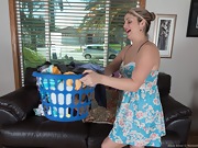 Alicia Silver ditches laundry to strip naked - picture #3
