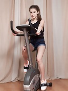 Evelina Darling works out and then masturbates  - picture #1