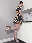 Ariadna Moon masturbates on her kitchen counter - picture #1