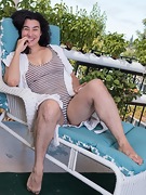 Wara strips naked in the sun on her balcony  - picture #6