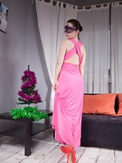 Di Devi strips off her sexy pink dress to play - picture #3