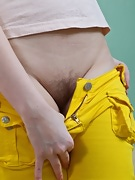 Elen is bored and horny in yellow jeans - picture #24