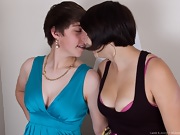Zooey and Cassie get frisky - picture #2