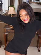 Bobbie Rains poses naked with her red heels  - picture #23