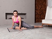 Ramira strips naked as she does her yoga - picture #1
