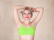 Greta Grace strips naked as she does her workout - picture #12