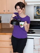 Sosha Belle masturbates as she makes her coffee - picture #6