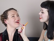 Lexx Lewis and Little Olive enjoy makeup and fun - picture #3