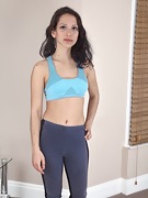 Rosa poses in her blue top during her workout - picture #21