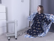 Eliza Thorn gets warm by masturbating away - picture #16