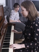 Eliza Thorn get fucked after playing her piano - picture #2