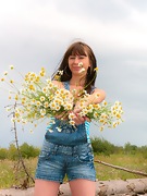 Anna R and her dark hair bouquet - picture #2