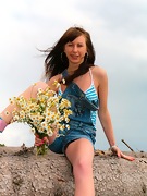 Anna R and her dark hair bouquet - picture #6