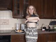 Isabel Stern strips naked in her kitchen - picture #5