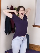 Sosha Belle masturbates in her hallway - picture #11