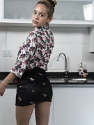 Clarita strips naked on her kitchen counter - picture #8