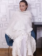 Nata looks gorgeous in white as she poses away - picture #1