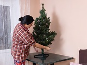Ramira strips nude after setting up her tree - picture #2