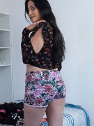 Francesca shows off her purple floral shorts today - picture #9