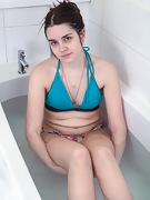 Zoe enjoys a relaxing bath to unwind today - picture #16