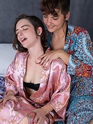 Snow and Jupiter Sol share massages and orgasms - picture #7