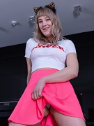 Betty Henry enjoys her new pink skirt and more - picture #4