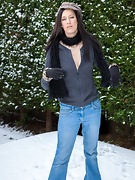 Hairy girl Sadie Matthews stripping in the snow - picture #9