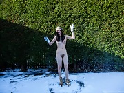 Hairy girl Sadie Matthews stripping in the snow - picture #9