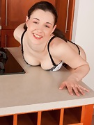 Natural Lia mounts the kitchen bench - picture #8