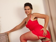 Yonique, the hairy woman in the red dress - picture #7