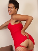 Yonique, the hairy woman in the red dress - picture #12