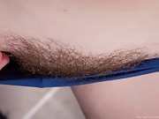 Hairy babe Ruby Rose enjoys her morning ritual - picture #35